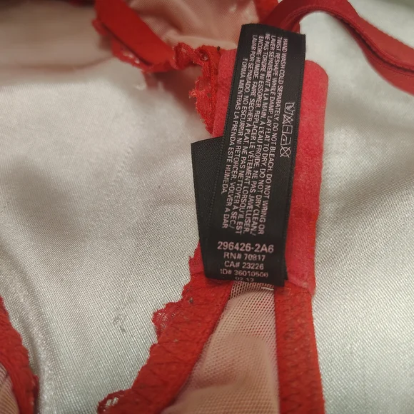 Victoria's Secret Scarlet Lace Push-Up Bra 32D - Picture 5 of 5